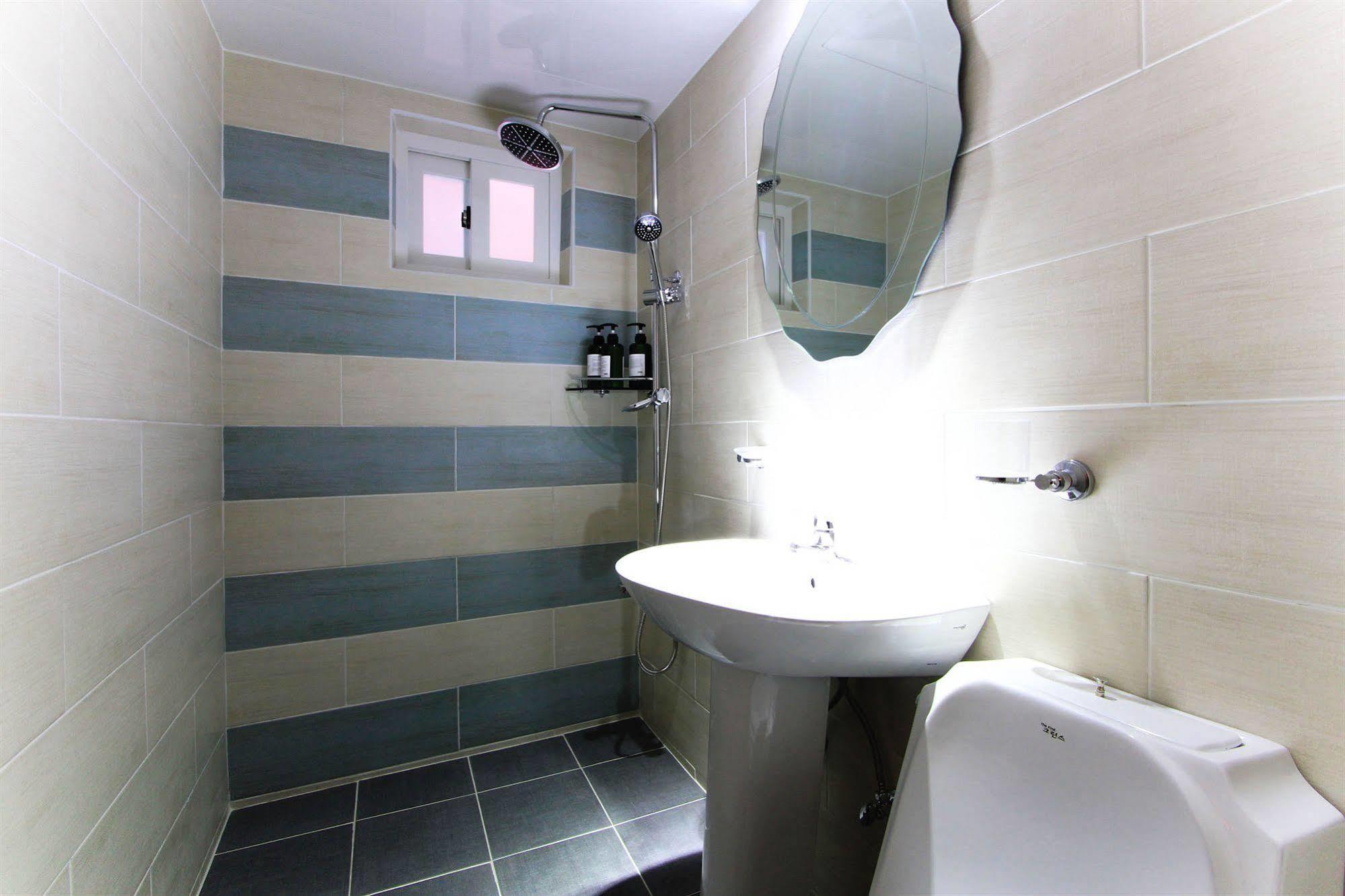 M2 Motel Пусан Екстериор снимка